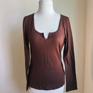 Bozzolo Brown Scoop V-Notch Long Sleeve Top